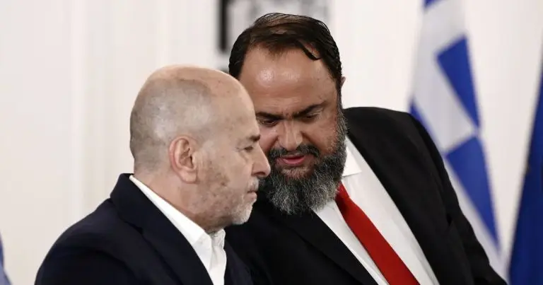 Λογότυπα Ολυμπιακού και Παναθηναϊκού